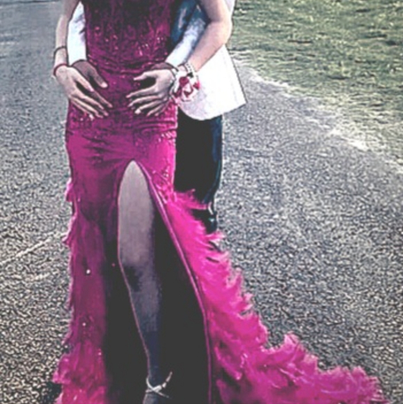 Formal/Prom dress - Picture 2 of 4